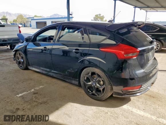 ✅ 2016 Ford Focus ST • VIN: 1FADP3L97GL253145 • Лот: 80336935. Опубликован ранее на Copart с пробегом Не указан. Бесплатный доступ к архиву аукционных продаж из США и подробный отчёт об истории автомобиля на DreamBid. Изображение 2.
