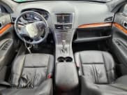 ✅ 2015 Lincoln MKT • VIN: 2LMHJ5NK3FBL03305 • Lot: 68134595. Wystawiony na Copart z przebiegiem 132 312 mil. Bezpłatny archiwum sprzedaży aukcyjnych z USA i szczegółowy raport historii pojazdu na DreamBid. Zdjęcie 8.