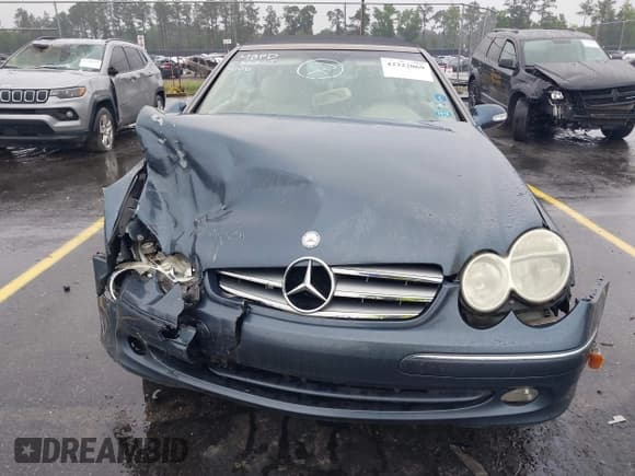 ✅ 2005 Mercedes-Benz CLK 320 • VIN: WDBTK65J65F134106 • Lot: 42322069. Wystawiony na IAAI z przebiegiem 138 407 mil. Bezpłatny archiwum sprzedaży aukcyjnych z USA i szczegółowy raport historii pojazdu na DreamBid. Zdjęcie 13.