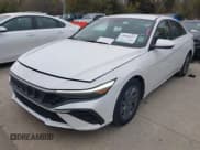 ✅ 2024 Hyundai Elantra SEL • VIN: KMHLM4DG5RU745182 • Lot: 43868357. Wystawiony na IAAI z przebiegiem 35 664 mil. Bezpłatny archiwum sprzedaży aukcyjnych z USA i szczegółowy raport historii pojazdu na DreamBid. Zdjęcie 2.