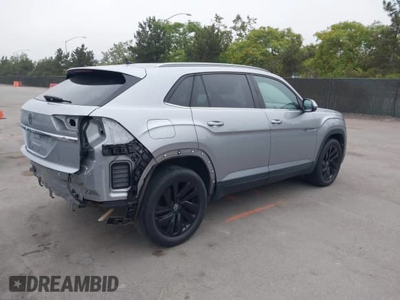 ✅ 2021 Volkswagen Atlas SE • VIN: 1V2WC2CA5MC236132 • Lot: 42391621. Listed on IAAI with 55,145 mi. Free auction sales archive from the USA and detailed vehicle history report at DreamBid. Image 4.