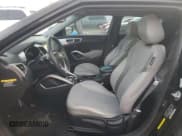 ✅ 2012 Hyundai Veloster w/Red Int • VIN: KMHTC6AD1CU054084 • Lot: 82655304. Wystawiony na Copart z przebiegiem 144 111 mil. Bezpłatny archiwum sprzedaży aukcyjnych z USA i szczegółowy raport historii pojazdu na DreamBid. Zdjęcie 7.