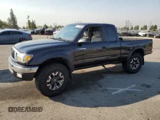 ✅ 2002 Toyota Tacoma PreRunner • VIN: 5TESM92N52Z079713 • Lot: 67777265. Wystawiony na Copart z przebiegiem 193 902 mil. Bezpłatny archiwum sprzedaży aukcyjnych z USA i szczegółowy raport historii pojazdu na DreamBid. Zdjęcie 1.