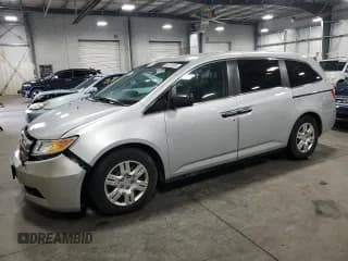 ✅ 2013 Honda Odyssey LX • VIN: 5FNRL5H26DB091882 • Лот: 80729305. Опубликован ранее на Copart с пробегом 111 324 миль. Бесплатный доступ к архиву аукционных продаж из США и подробный отчёт об истории автомобиля на DreamBid. Изображение 1.