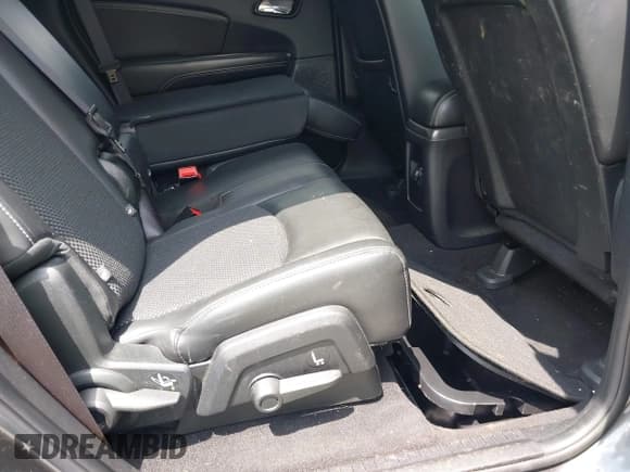 ✅ 2017 Dodge Journey Crossroad Plus • VIN: 3C4PDCGG1HT607966 • Lot: 42797600. Listed on IAAI with 90,372 mi. Free auction sales archive from the USA and detailed vehicle history report at DreamBid. Image 8.