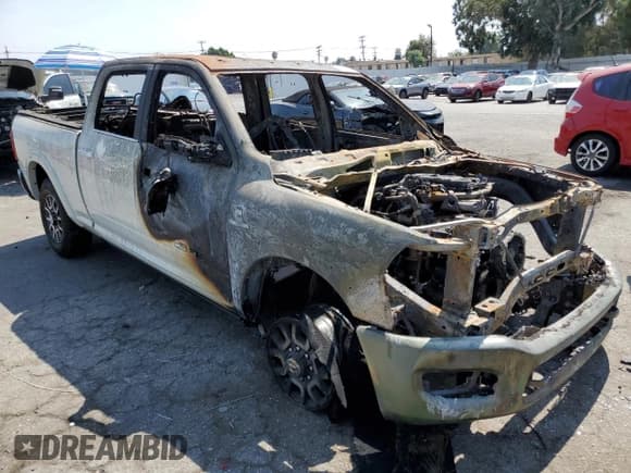 ✅ 2022 Ram 2500 Longhorn • VIN: 3C6UR5GL5NG381553 • Lot: 70767164. Wystawiony na Copart z przebiegiem Nie podano. Bezpłatny archiwum sprzedaży aukcyjnych z USA i szczegółowy raport historii pojazdu na DreamBid. Zdjęcie 4.