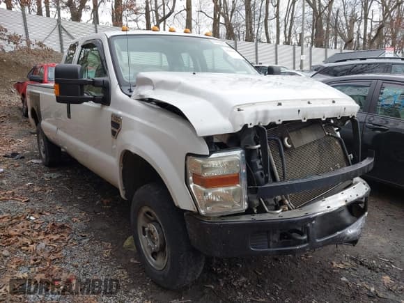 ✅ 2008 Ford F-250 XL • VIN: 1FTSX21518EE55495 • Lot: 41480408. Listed on IAAI with 156,526 mi. Free auction sales archive from the USA and detailed vehicle history report at DreamBid. Image 1.