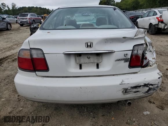 ✅ 1996 Honda Accord LX • VIN: 1HGCD5633TA291660 • Лот: 73562104. Опубликован ранее на Copart с пробегом 172 369 миль. Бесплатный доступ к архиву аукционных продаж из США и подробный отчёт об истории автомобиля на DreamBid. Изображение 6.