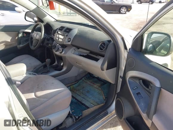 ✅ 2008 Toyota RAV4 • VIN: JTMZD33V085079561 • Lot: 43812376. Listed on IAAI with 284,259 mi. Free auction sales archive from the USA and detailed vehicle history report at DreamBid. Image 5.