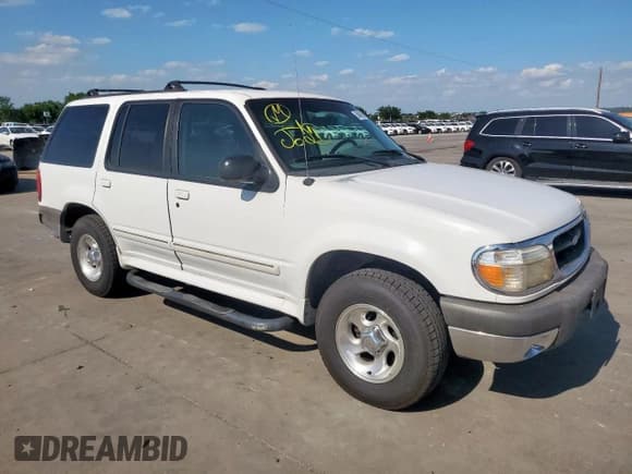 ✅ 1999 Ford Explorer XLT • VIN: 1FMZU32E6XZB27911 • Lot: 58492495. Wystawiony na Copart z przebiegiem 337 889 mil. Bezpłatny archiwum sprzedaży aukcyjnych z USA i szczegółowy raport historii pojazdu na DreamBid. Zdjęcie 4.