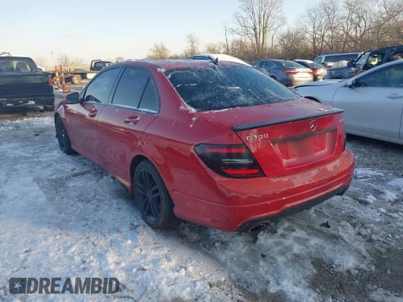 ✅ 2013 Mercedes-Benz C 300 Sport • VIN: WDDGF8AB1DR291403 • Lot: 43873340. Listed on IAAI with 167,153 mi. Free auction sales archive from the USA and detailed vehicle history report at DreamBid. Image 3.
