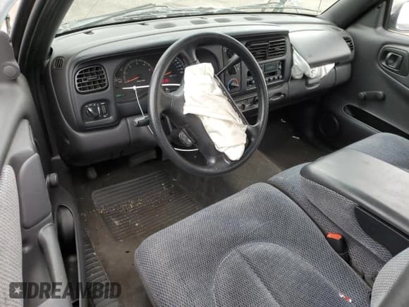 ✅ 1999 Dodge Dakota SLT • VIN: 1B7FL26X8XS161292 • Lot: 83675504. Wystawiony na Copart z przebiegiem 108 515 mil. Bezpłatny archiwum sprzedaży aukcyjnych z USA i szczegółowy raport historii pojazdu na DreamBid. Zdjęcie 8.