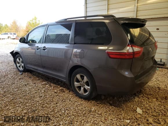 ✅ 2017 Toyota Sienna LE • VIN: 5TDKZ3DC8HS885254 • Lot: 92038915. Wystawiony na Copart z przebiegiem 101 337 mil. Bezpłatny archiwum sprzedaży aukcyjnych z USA i szczegółowy raport historii pojazdu na DreamBid. Zdjęcie 2.