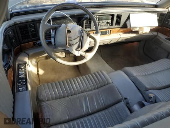 ✅ 1996 Buick Park Avenue • VIN: 1G4CW52K6TH648080 • Lot: 85089884. Wystawiony na Copart z przebiegiem 164 561 mil. Bezpłatny archiwum sprzedaży aukcyjnych z USA i szczegółowy raport historii pojazdu na DreamBid. Zdjęcie 8.