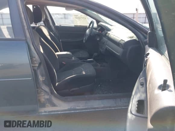 ✅ 2006 Chrysler Sebring • VIN: 1C3EL46X16N250100 • Lot: 42050055. Wystawiony na IAAI z przebiegiem 102 484 mil. Bezpłatny archiwum sprzedaży aukcyjnych z USA i szczegółowy raport historii pojazdu na DreamBid. Zdjęcie 5.