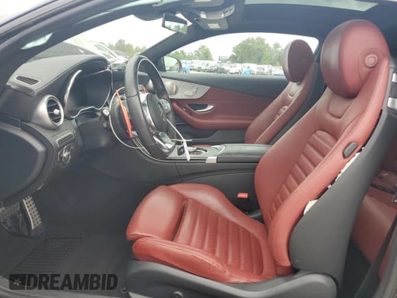 ✅ 2023 Mercedes-Benz C 300 • VIN: W1KWJ8DB9PG119111 • Lot: 80581885. Wystawiony na Copart z przebiegiem 32 451 mil. Bezpłatny archiwum sprzedaży aukcyjnych z USA i szczegółowy raport historii pojazdu na DreamBid. Zdjęcie 7.