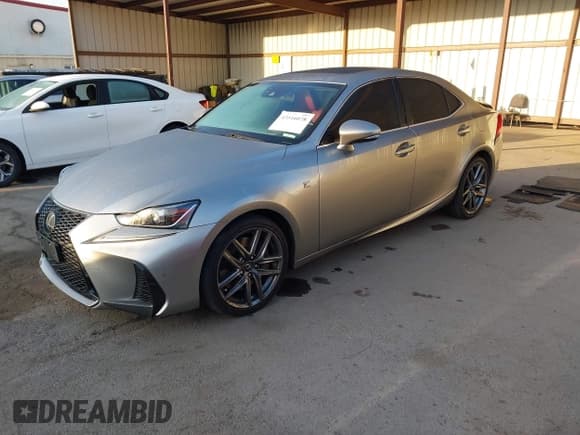 ✅ 2018 Lexus IS 300 • VIN: JTHBA1D25J5062701 • Лот: 43516078. Опубликован ранее на IAAI с пробегом 59 764 миль. Бесплатный доступ к архиву аукционных продаж из США и подробный отчёт об истории автомобиля на DreamBid. Изображение 2.