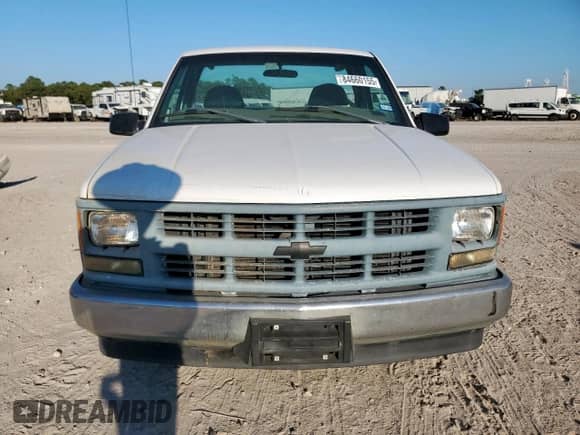 1998 Chevrolet Silverado 1500 z VIN 1GCEC14W5WZ275210, wystawiony jako Copart lot #84660155 z przebiegiem 137 219 mil mil oraz Nie do naprawy • Non repairable. Historia ofert i sprzedaży dostępna na DreamBid. Obrazek 5.