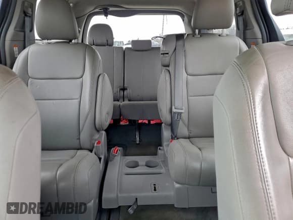 ✅ 2017 Toyota Sienna XLE Premium • VIN: 5TDYZ3DC2HS787380 • Lot: 95208605. Listed on Copart with 80,036 mi. Free auction sales archive from the USA and detailed vehicle history report at DreamBid. Image 10.