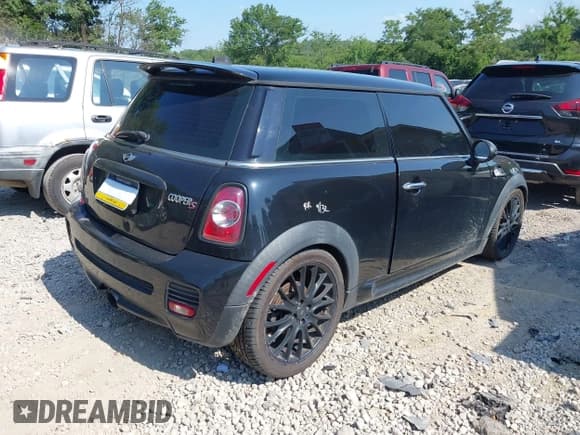 ✅ 2012 MINI Hardtop S • VIN: WMWSV3C50CTY25488 • Лот: 42776459. Опубликован ранее на IAAI с пробегом 129 609 миль. Бесплатный доступ к архиву аукционных продаж из США и подробный отчёт об истории автомобиля на DreamBid. Изображение 4.