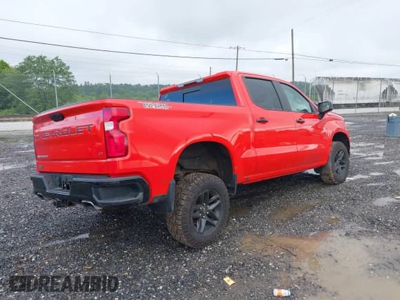 ✅ 2021 Chevrolet Silverado 1500 LT Trail Boss • VIN: 1GCPYFEL1MZ172844 • Lot: 42225897. Wystawiony na IAAI z przebiegiem 59 625 mil. Bezpłatny archiwum sprzedaży aukcyjnych z USA i szczegółowy raport historii pojazdu na DreamBid. Zdjęcie 4.