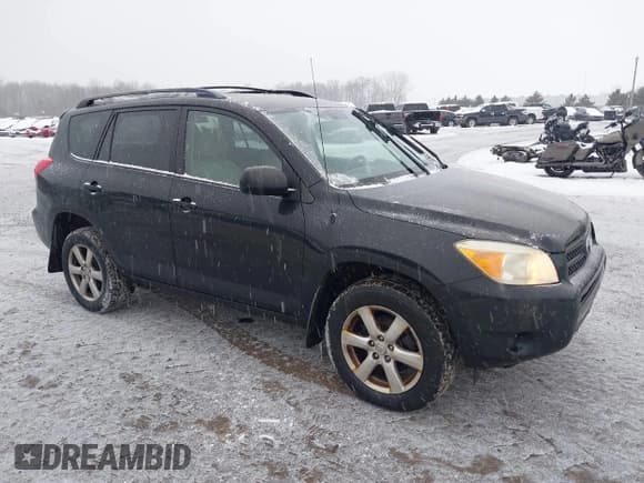✅ 2008 Toyota RAV4 • VIN: JTMBD35V285161242 • Lot: 43866249. Listed on IAAI with 211,870 mi. Free auction sales archive from the USA and detailed vehicle history report at DreamBid. Image 1.