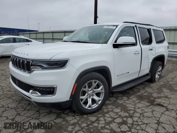 ✅ 2022 Jeep Wagoneer Series II • VIN: 1C4SJUBTXNS165389 • Лот: 43378603. Опубликован ранее на Copart с пробегом 24 605 миль. Бесплатный доступ к архиву аукционных продаж из США и подробный отчёт об истории автомобиля на DreamBid. Изображение 1.