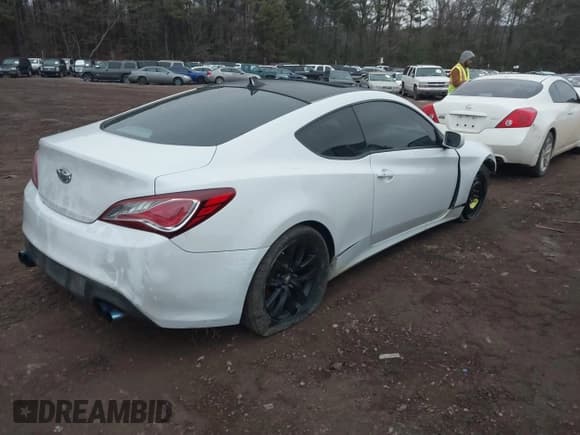 ✅ 2013 Hyundai Genesis Coupe R-Spec • VIN: KMHHT6KD3DU104277 • Lot: 41191432. Wystawiony na IAAI z przebiegiem 106 311 mil. Bezpłatny archiwum sprzedaży aukcyjnych z USA i szczegółowy raport historii pojazdu na DreamBid. Zdjęcie 4.