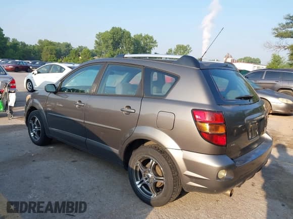 ✅ 2005 Pontiac Vibe • VIN: 5Y2SM66855Z445754 • Lot: 42471055. Wystawiony na IAAI z przebiegiem 208 576 mil. Bezpłatny archiwum sprzedaży aukcyjnych z USA i szczegółowy raport historii pojazdu na DreamBid. Zdjęcie 3.