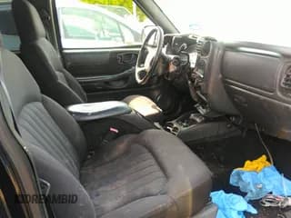 ✅ 2003 Chevrolet Blazer LS • VIN: 1GNCS13XX3K108308 • Lot: 42286854. Wystawiony na IAAI z przebiegiem 182 833 mil. Bezpłatny archiwum sprzedaży aukcyjnych z USA i szczegółowy raport historii pojazdu na DreamBid. Zdjęcie 5.