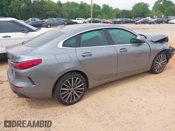 ✅ 2022 BMW 2 Series 228i • VIN: WBA53AK01N7K15253 • Lot: 42091484. Wystawiony na IAAI z przebiegiem 29 489 mil. Bezpłatny archiwum sprzedaży aukcyjnych z USA i szczegółowy raport historii pojazdu na DreamBid. Zdjęcie 4.