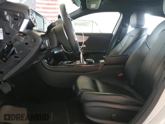 ✅ 2019 Mercedes-Benz A 220 • VIN: WDD3G4EB2KW035686 • Лот: 67004595. Опубликован ранее на Copart с пробегом 73 237 миль. Бесплатный доступ к архиву аукционных продаж из США и подробный отчёт об истории автомобиля на DreamBid. Изображение 7.