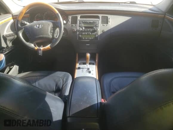 2006 Hyundai Azera SE z VIN KMHFC46F46A134061, wystawiony jako Copart lot #87227344 z przebiegiem 224 496 mil mil oraz Szkoda całkowita • Salvage title. Historia ofert i sprzedaży dostępna na DreamBid. Obrazek 8.