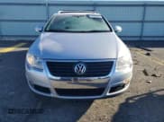 ✅ 2010 Volkswagen Passat Komfort • VIN: WVWXM7AN9AE086774 • Лот: 85065034. Опубликован ранее на Copart с пробегом 83 192 миль. Бесплатный доступ к архиву аукционных продаж из США и подробный отчёт об истории автомобиля на DreamBid. Изображение 5.