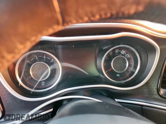 ✅ 2015 Dodge Challenger SXT Plus • VIN: 2C3CDZBG3FH914218 • Lot: 81667295. Listed on Copart with 139,620 mi. Free auction sales archive from the USA and detailed vehicle history report at DreamBid. Image 9.