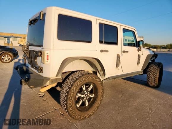 ✅ 2016 Jeep Wrangler Unlimited 75th Anniversary • VIN: 1C4BJWEG9GL259318 • Lot: 86095745. Listed on Copart with 80,222 mi. Free auction sales archive from the USA and detailed vehicle history report at DreamBid. Image 3.