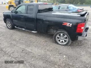 ✅ 2010 Chevrolet Silverado 1500 LT • VIN: 1GCSKSE31AZ138659 • Lot: 73281104. Listed on Copart with 90,045 mi. Free auction sales archive from the USA and detailed vehicle history report at DreamBid. Image 2.