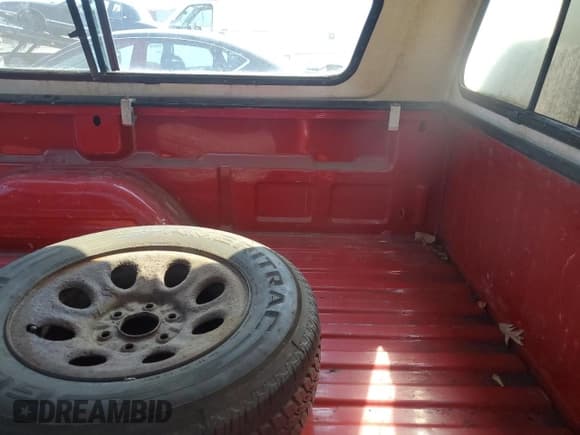 ✅ 2005 Chevrolet Silverado 1500 Work Truck • VIN: 1GCEC14X55Z223048 • Лот: 74480744. Опубликован ранее на Copart с пробегом Не указан. Бесплатный доступ к архиву аукционных продаж из США и подробный отчёт об истории автомобиля на DreamBid. Изображение 10.