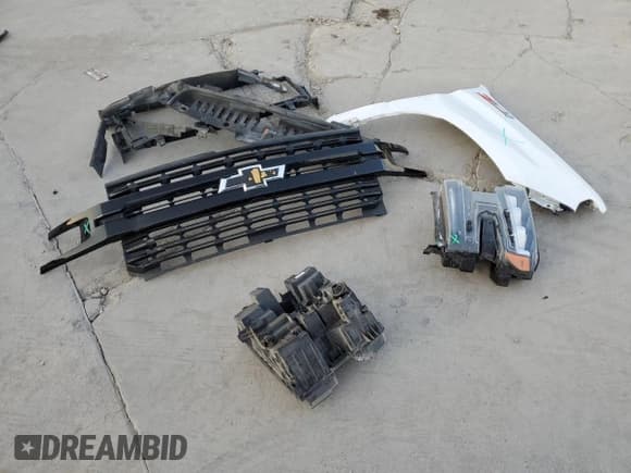 ✅ 2021 Chevrolet Silverado 1500 LT Trail Boss • VIN: 3GCPYFED6MG112728 • Lot: 75217694. Wystawiony na Copart z przebiegiem 46 010 mil. Bezpłatny archiwum sprzedaży aukcyjnych z USA i szczegółowy raport historii pojazdu na DreamBid. Zdjęcie 12.