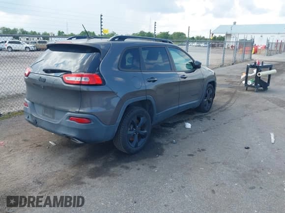 ✅ 2018 Jeep Cherokee Latitude • VIN: 1C4PJLCX0JD524894 • Лот: 43052352. Опубликован ранее на IAAI с пробегом 89 344 миль. Бесплатный доступ к архиву аукционных продаж из США и подробный отчёт об истории автомобиля на DreamBid. Изображение 4.