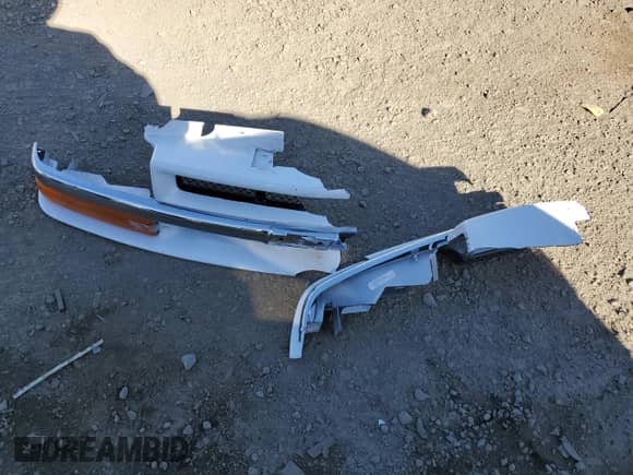 2001 Chevrolet Blazer LT z VIN 1GNDT13W312152527, wystawiony jako Copart lot #88365565 z przebiegiem 200 832 mil mil oraz Szkoda całkowita • Salvage title. Historia ofert i sprzedaży dostępna na DreamBid. Obrazek 13.