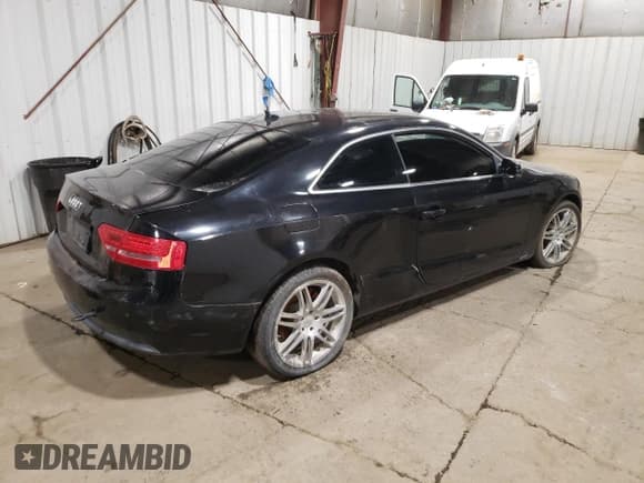 ✅ 2010 Audi A5 Premium Plus • VIN: WAULFAFR0AA078102 • Лот: 92152215. Опубликован ранее на Copart с пробегом 160 365 миль. Бесплатный доступ к архиву аукционных продаж из США и подробный отчёт об истории автомобиля на DreamBid. Изображение 3.