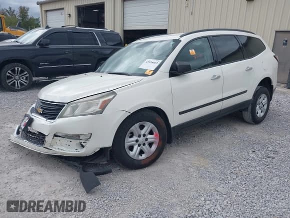 ✅ 2015 Chevrolet Traverse LS • VIN: 1GNKRFKD5FJ152528 • Lot: 43338923. Wystawiony na IAAI z przebiegiem Nie podano. Bezpłatny archiwum sprzedaży aukcyjnych z USA i szczegółowy raport historii pojazdu na DreamBid. Zdjęcie 2.