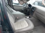 ✅ 2002 Ford Explorer Eddie Bauer • VIN: 1FMDU64E62UA88865 • Lot: 40850829. Wystawiony na IAAI z przebiegiem 133 780 mil. Bezpłatny archiwum sprzedaży aukcyjnych z USA i szczegółowy raport historii pojazdu na DreamBid. Zdjęcie 5.