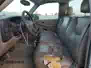 2004 Chevrolet Silverado 1500 LS z VIN 1GCEC14V74Z251317, wystawiony jako Copart lot #79619084 z przebiegiem 227 917 mil mil oraz Szkoda całkowita • Salvage title. Historia ofert i sprzedaży dostępna na DreamBid. Obrazek 10.