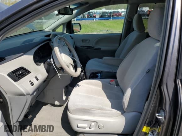 ✅ 2012 Toyota Sienna LE AAS • VIN: 5TDKK3DC3CS278059 • Lot: 54014115. Listed on Copart with 77,656 mi. Free auction sales archive from the USA and detailed vehicle history report at DreamBid. Image 7.