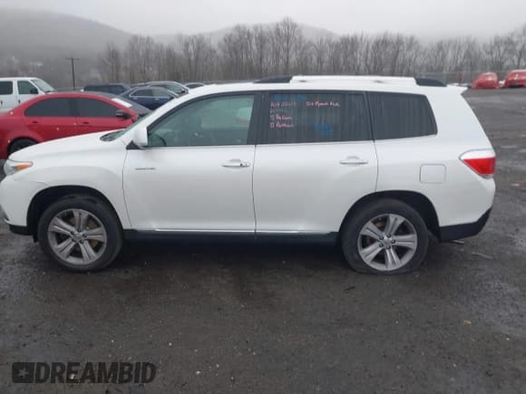 ✅ 2013 Toyota Highlander Limited • VIN: 5TDDK3EH1DS205468 • Lot: 40921522. Listed on IAAI with 155,089 mi. Free auction sales archive from the USA and detailed vehicle history report at DreamBid. Image 14.