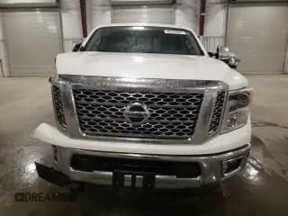 ✅ 2018 Nissan Titan S • VIN: 1N6AA1F49JN522371 • Lot: 80205605. Wystawiony na Copart z przebiegiem 176 273 mil. Bezpłatny archiwum sprzedaży aukcyjnych z USA i szczegółowy raport historii pojazdu na DreamBid. Zdjęcie 5.