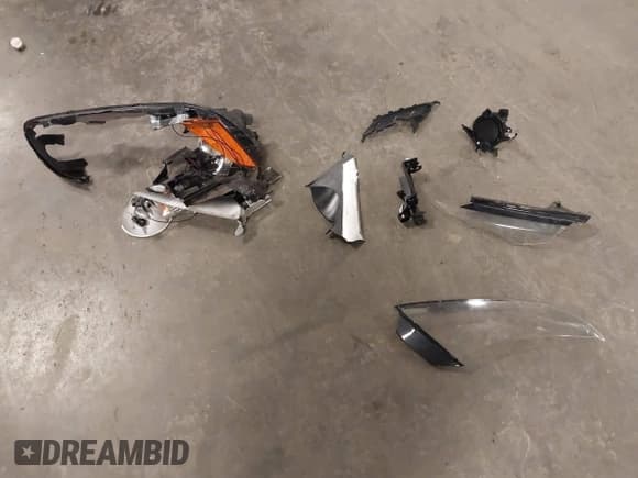 ✅ 2015 Volkswagen Passat S • VIN: 1VWAT7A31FC096352 • Лот: 43654824. Опубликован ранее на IAAI с пробегом 94 616 миль. Бесплатный доступ к архиву аукционных продаж из США и подробный отчёт об истории автомобиля на DreamBid. Изображение 12.