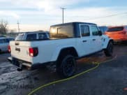 ✅ 2023 Jeep Gladiator Sport S • VIN: 1C6HJTAG7PL577721 • Lot: 43888896. Wystawiony na IAAI z przebiegiem 71 579 mil. Bezpłatny archiwum sprzedaży aukcyjnych z USA i szczegółowy raport historii pojazdu na DreamBid. Zdjęcie 4.